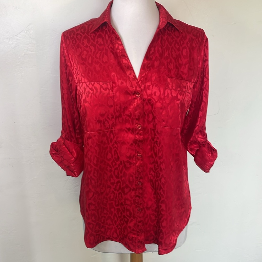 Floral & Ivy Red Polyester Blend Red Patterned Shinny Button Front Blouse Sz S